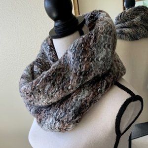 NWT Shiraleah Multi-Colored Infinity Scarf